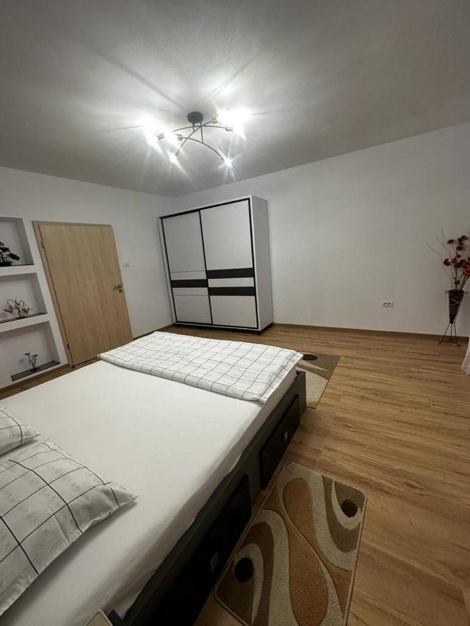 Emanuela Apartments Pécska Kültér fotó
