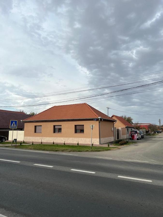 Emanuela Apartments Pécska Kültér fotó